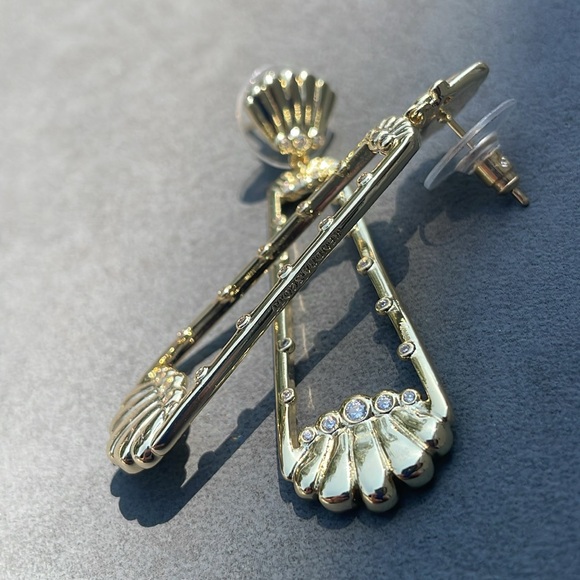 ⚜️Kendra Scott Gold Isla Seashell Statement Earrings! NWOT! - Picture 4 of 4